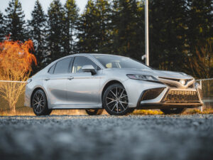 2022 Toyota Camry Hybrid SE